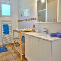 location-maison-cotes-darmor-salle-deau-rdc-2